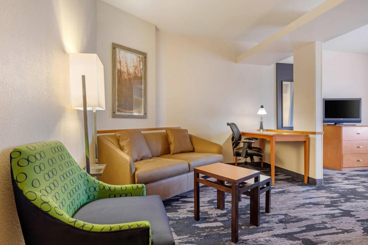 | Fairfield Inn & Suites by Marriott Rockford