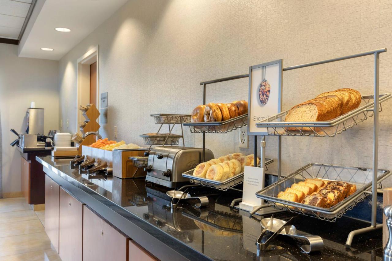 | Fairfield Inn & Suites by Marriott Rockford