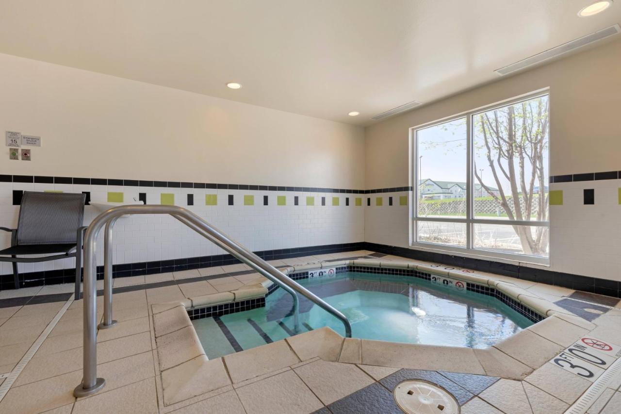 | Fairfield Inn & Suites by Marriott Rockford