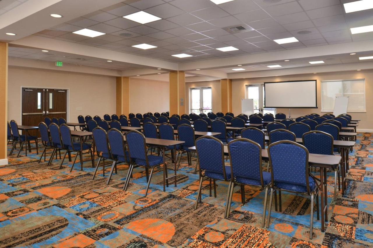 | Fairfield Inn & Suites Sacramento Airport Woodland