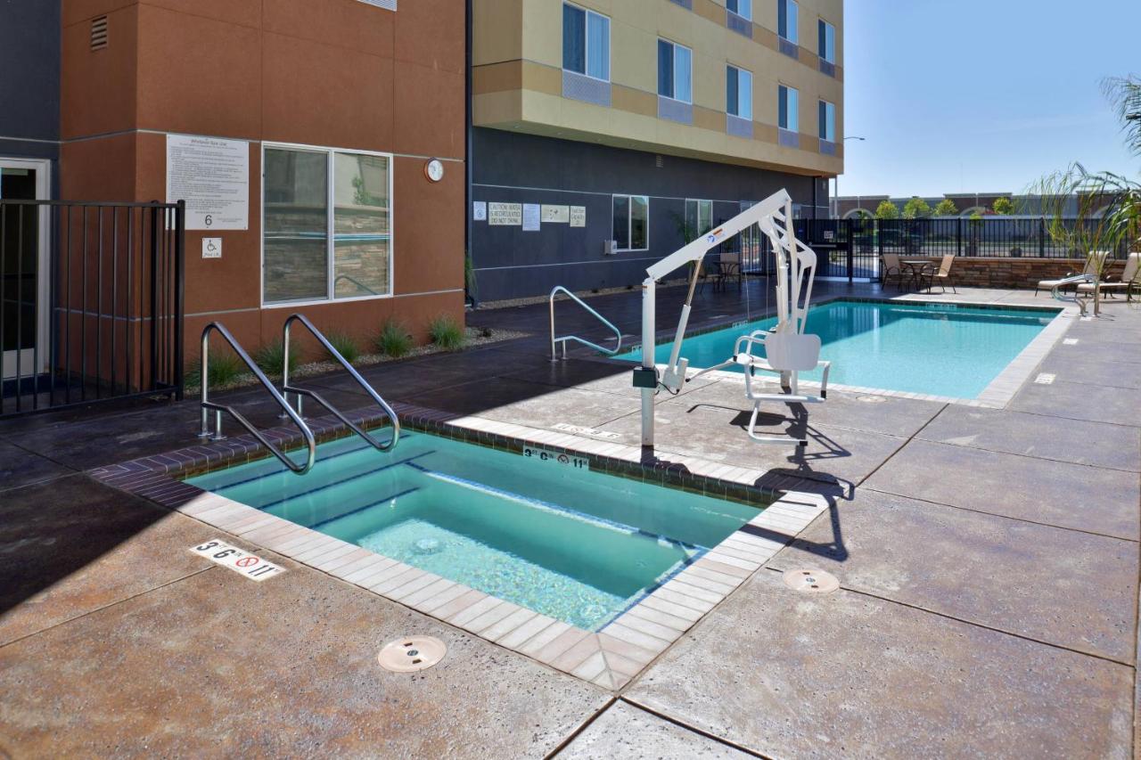 | Fairfield Inn & Suites Sacramento Airport Woodland