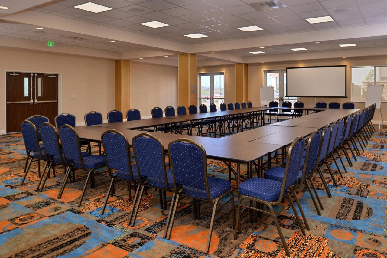 | Fairfield Inn & Suites Sacramento Airport Woodland