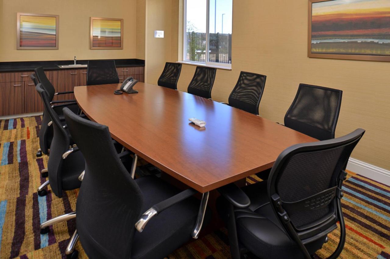 | Fairfield Inn & Suites Sacramento Airport Woodland