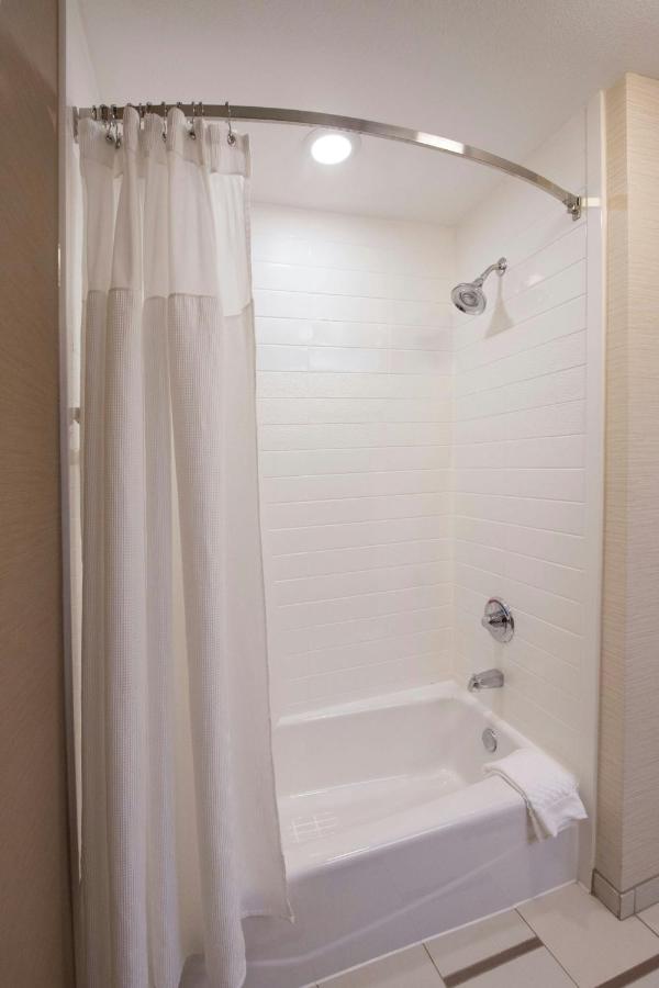 | Fairfield Inn & Suites by Marriott Lynchburg Liberty University