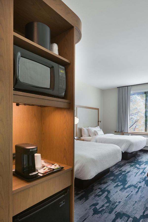 Queen Room with Two Queen Beds at Fairfield Inn & Suites by Marriott Shelby