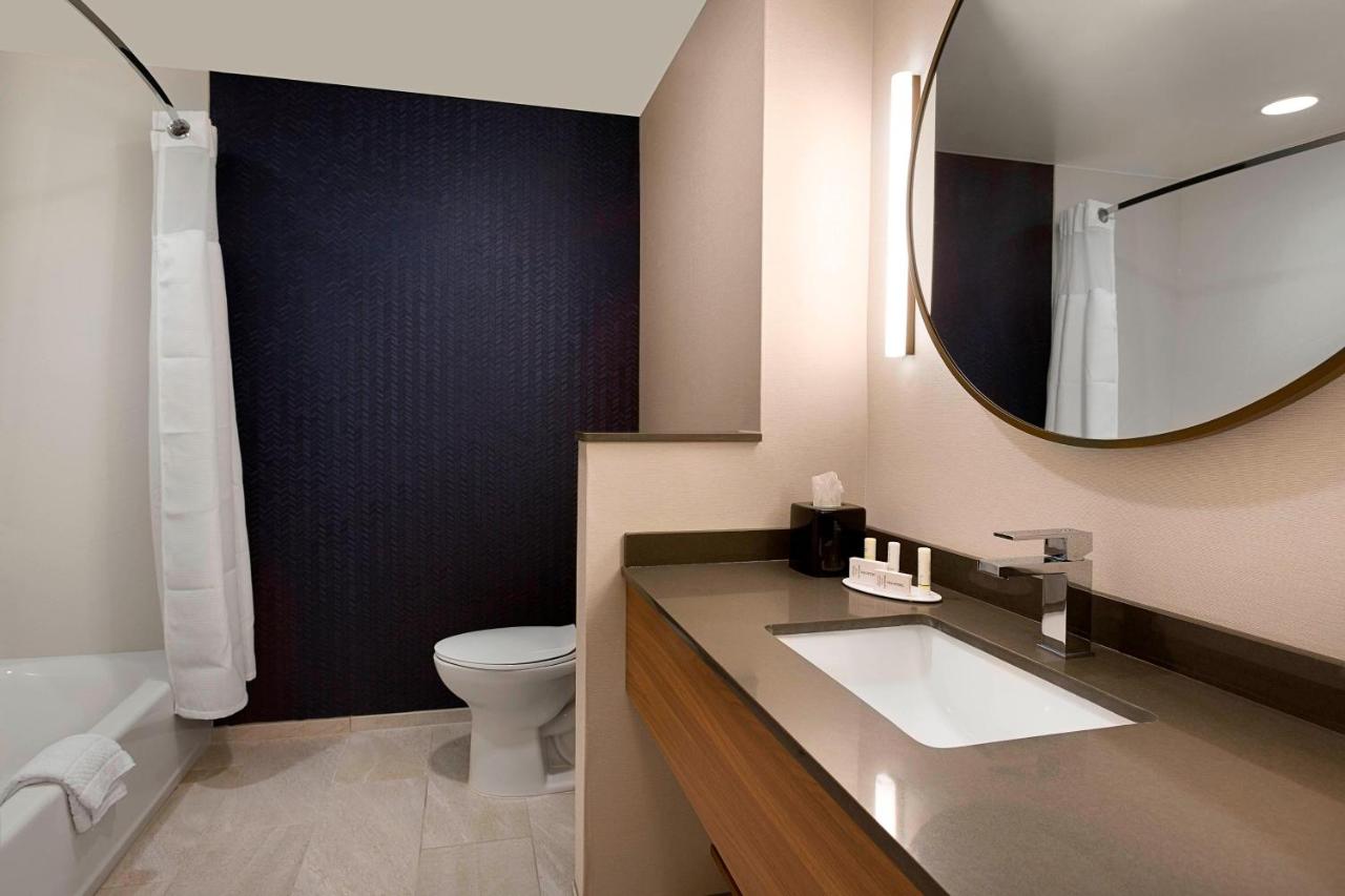 | Fairfield Inn & Suites by Marriott Shelby