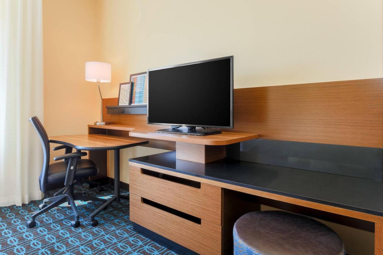 | Fairfield Inn & Suites Cotulla