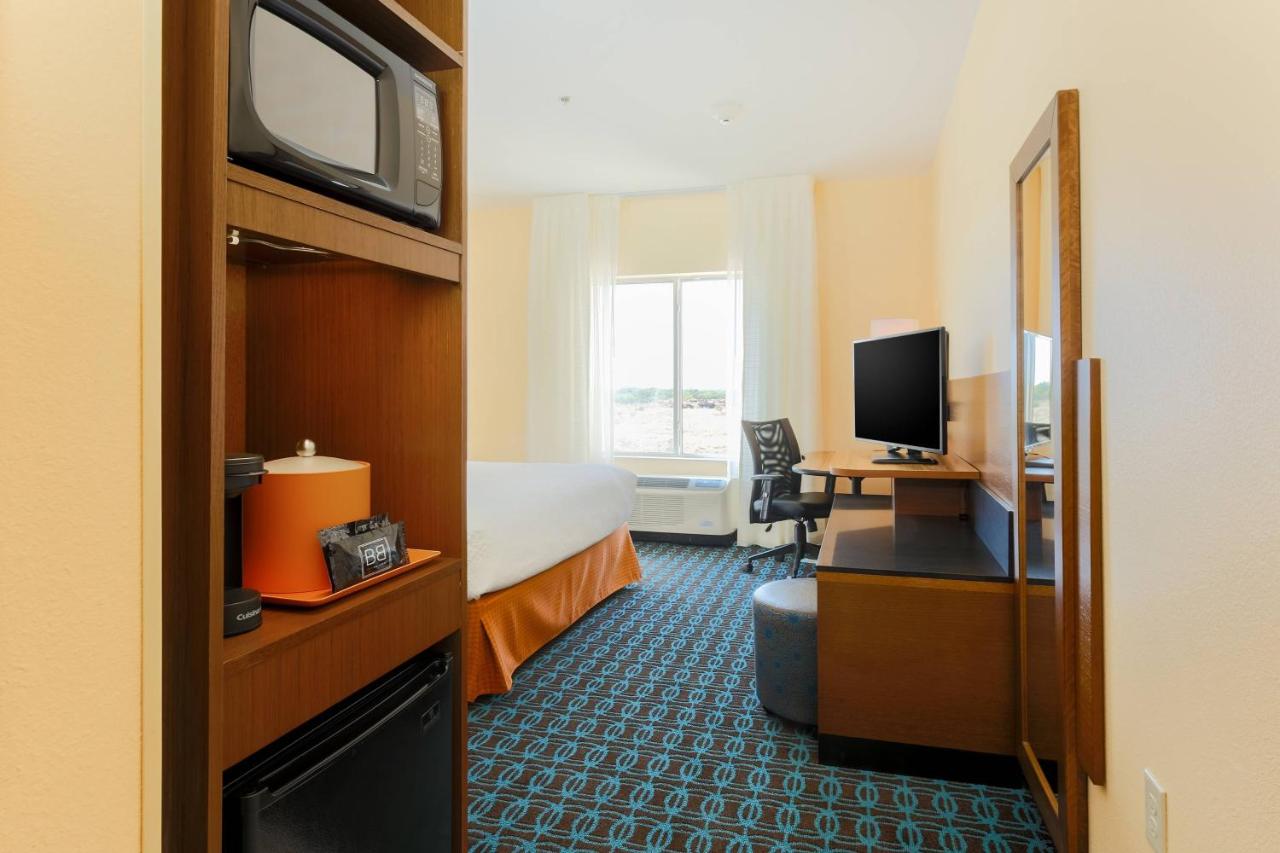 | Fairfield Inn & Suites Cotulla