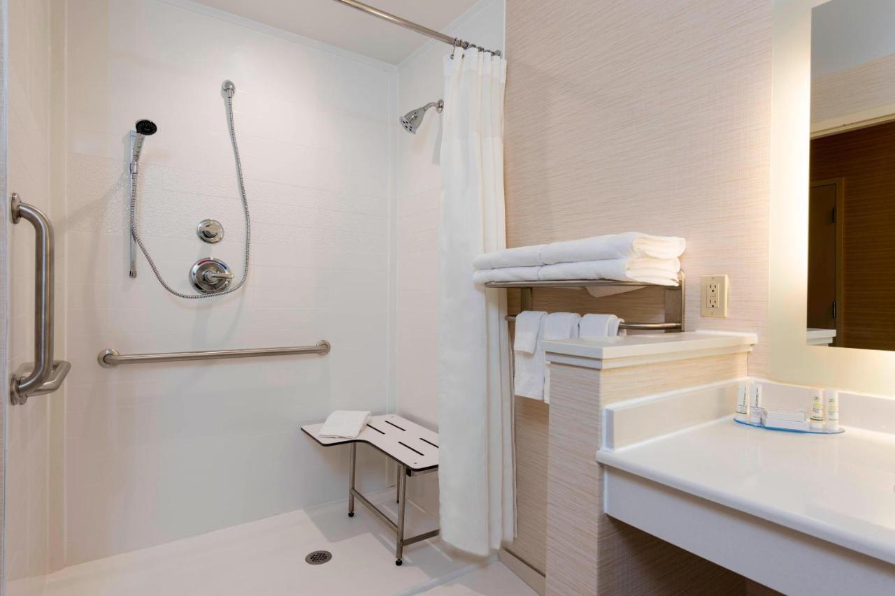 | Fairfield Inn & Suites Medina