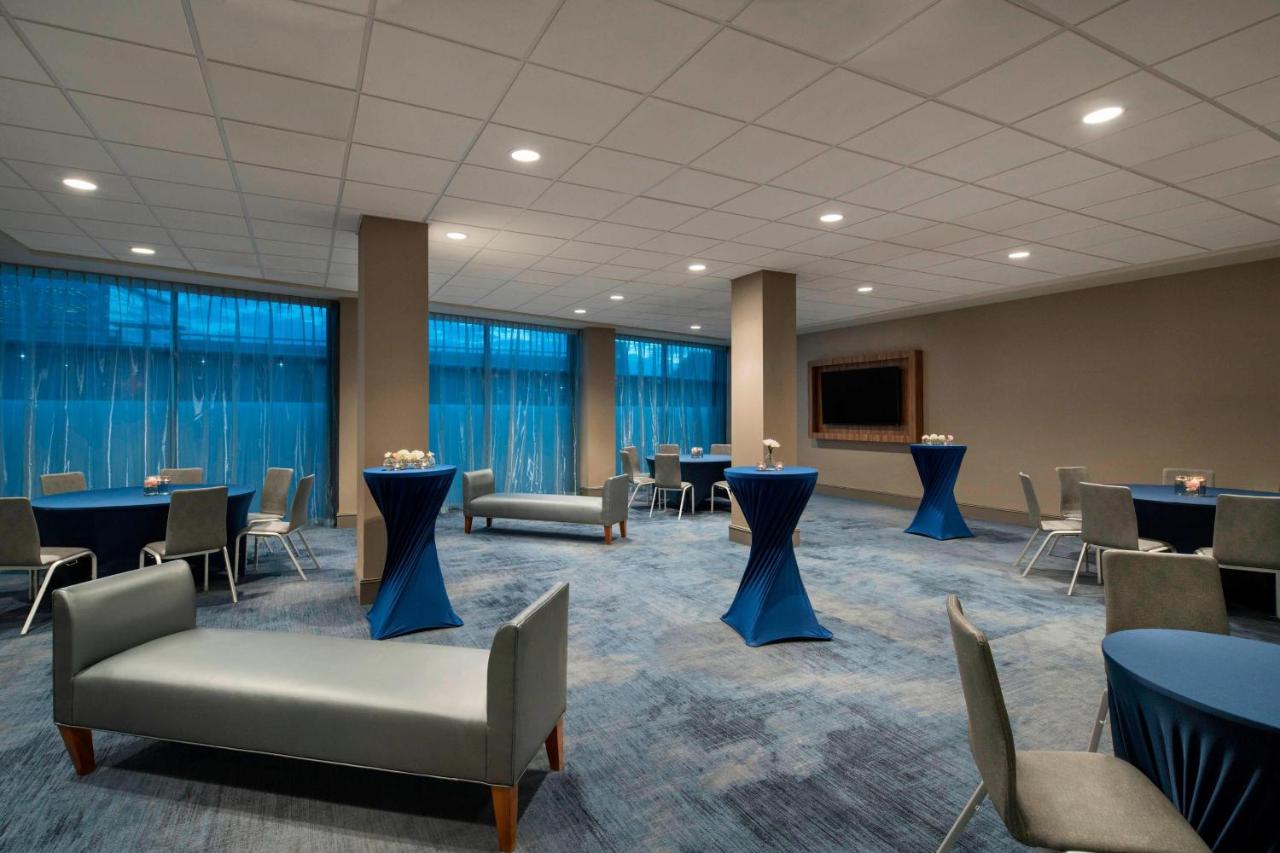 | Delta Hotels by Marriott Richmond Downtown
