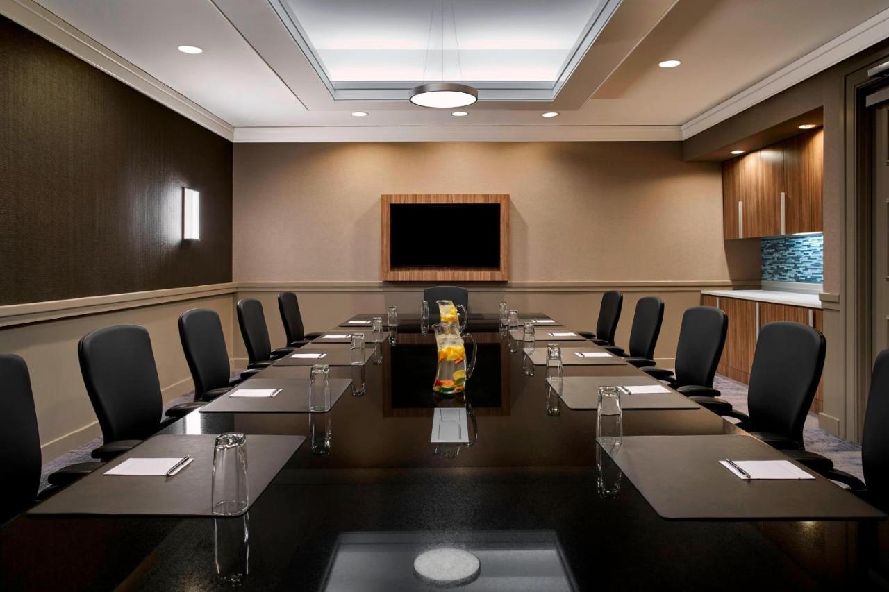 | Delta Hotels by Marriott Richmond Downtown