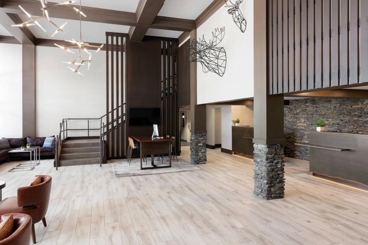 | Delta Hotels by Marriott Burlington