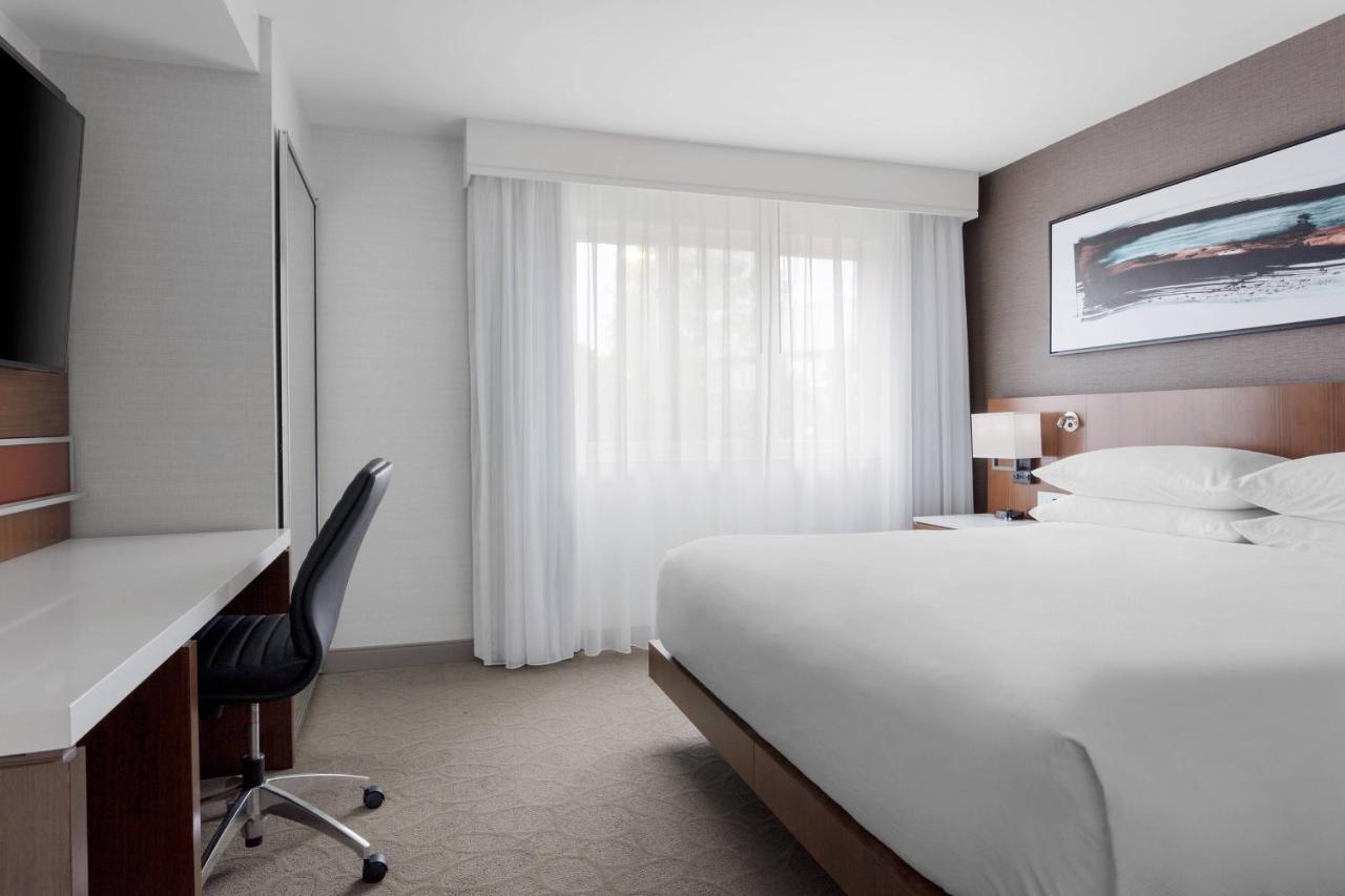 | Delta Hotels by Marriott Burlington
