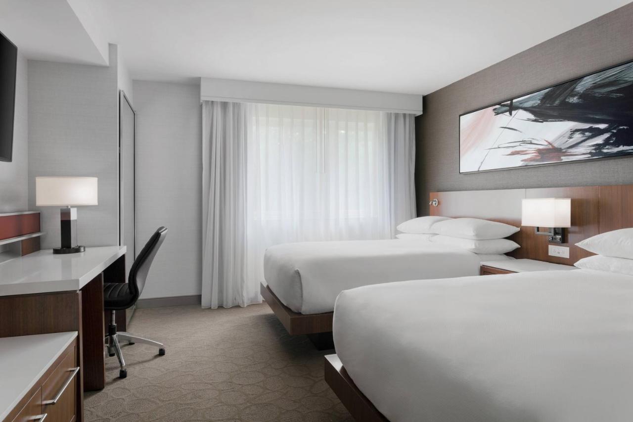 | Delta Hotels by Marriott Burlington