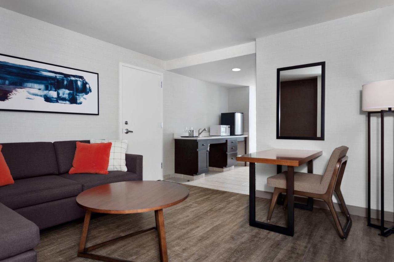 | Delta Hotels by Marriott Burlington