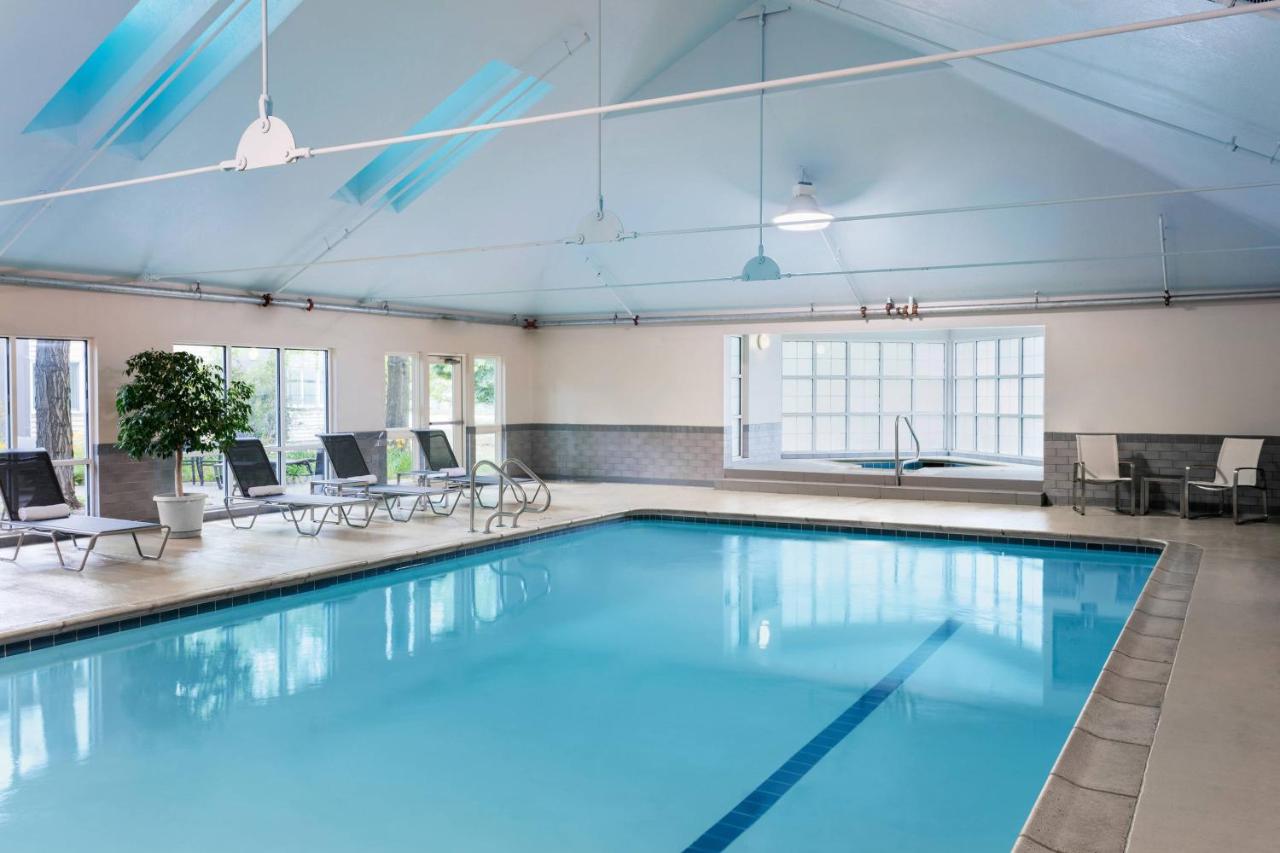 | Delta Hotels by Marriott Burlington