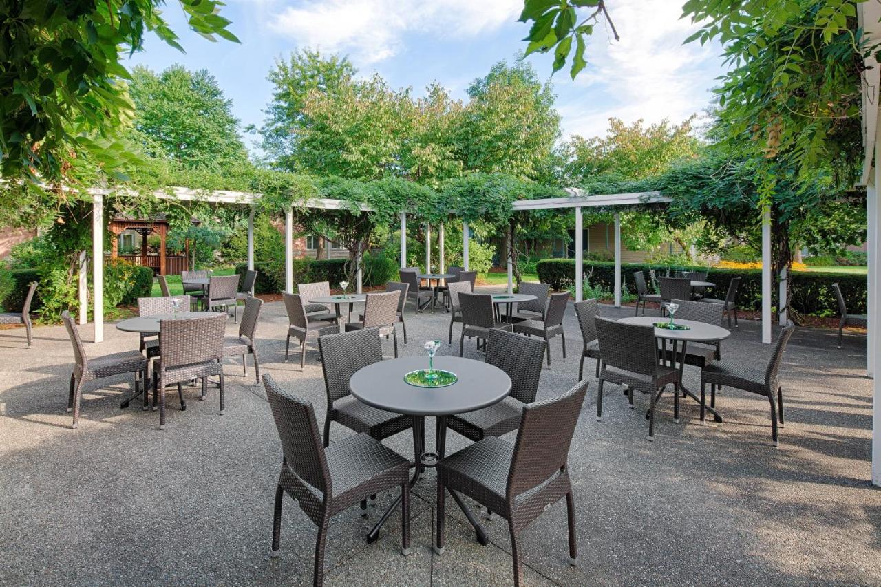 | Delta Hotels by Marriott Burlington