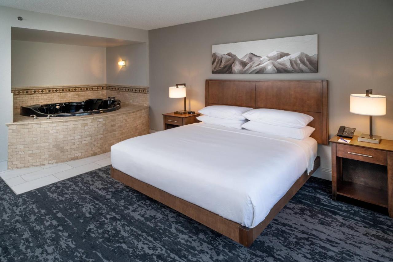  | Delta Hotels by Marriott Huntington Mall