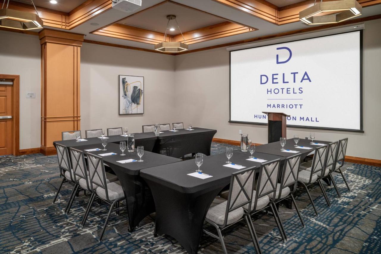 | Delta Hotels by Marriott Huntington Mall