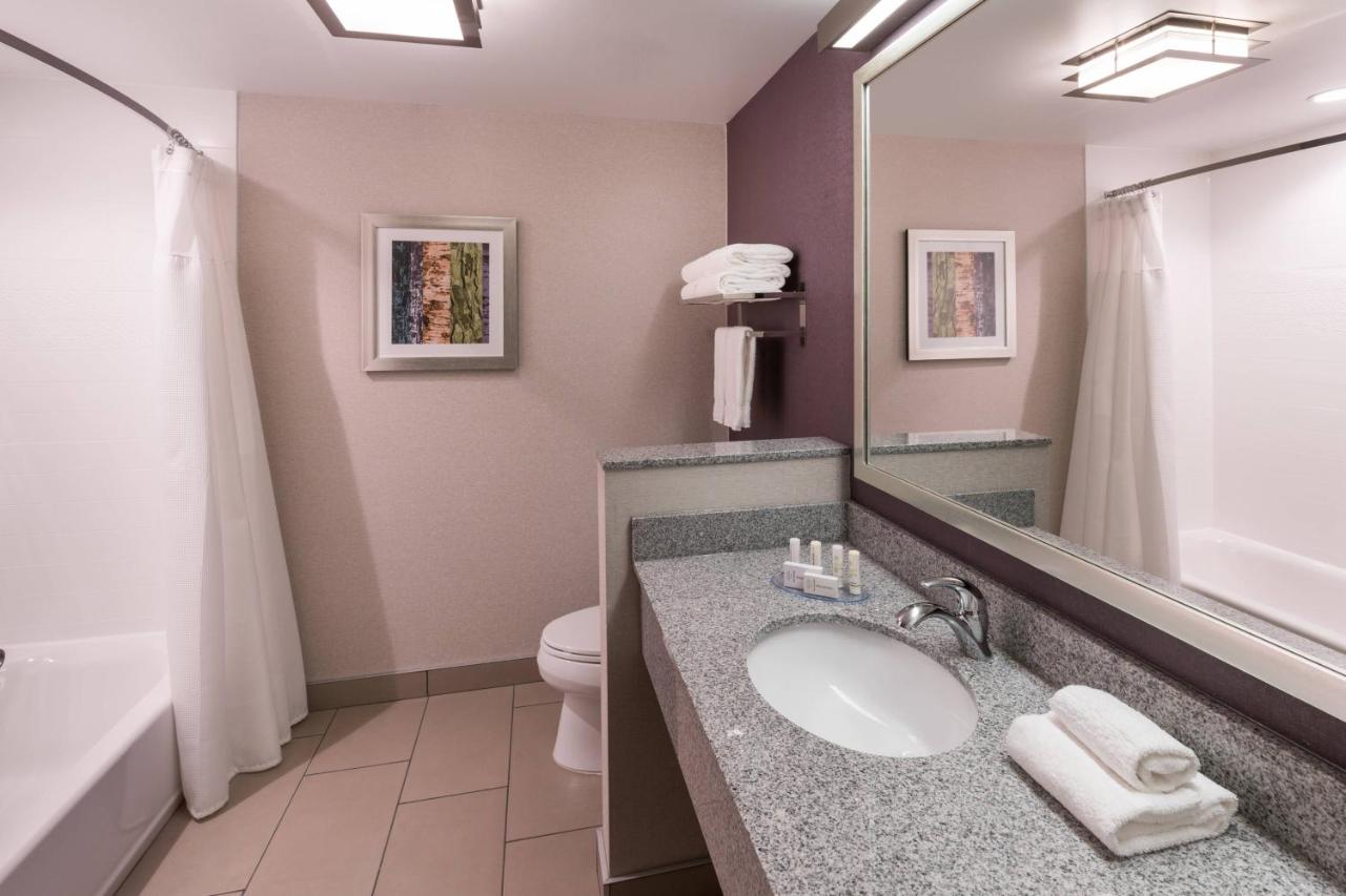 | Fairfield Inn & Suites by Marriott Chicago Schaumburg