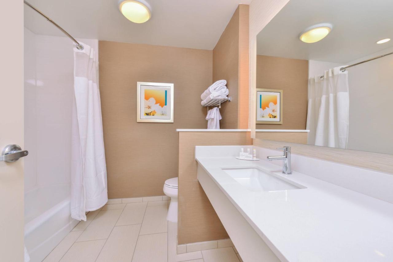 | Fairfield Inn & Suites by Marriott Coralville