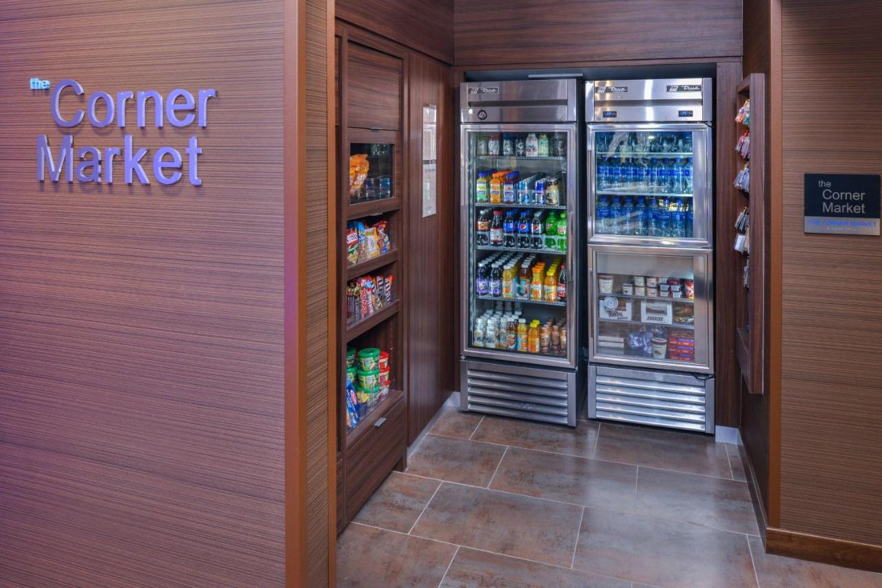 | Fairfield Inn & Suites by Marriott Coralville