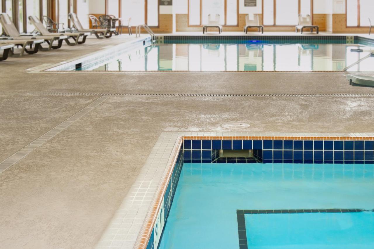| Holiday Inn Express & Suites Hayward, an IHG Hotel