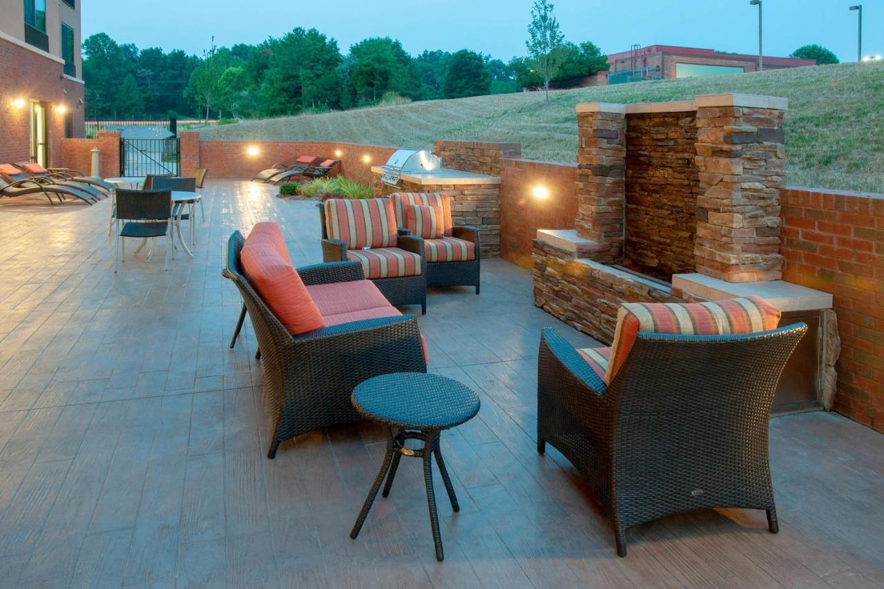  | Fairfield Inn & Suites by Marriott Charlotte Matthews
