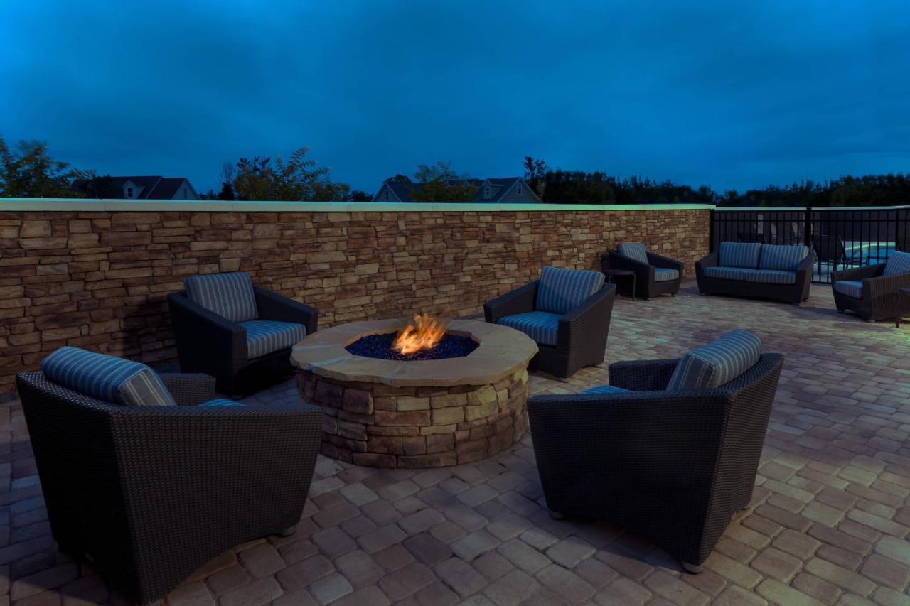 | Fairfield Inn & Suites Charlotte Monroe