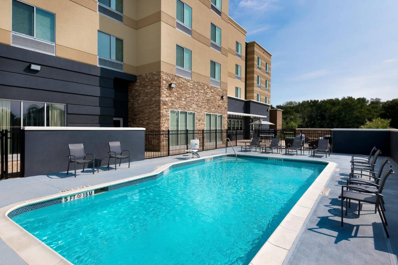 | Fairfield Inn & Suites Charlotte Monroe