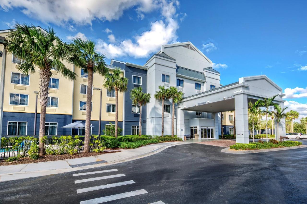 | Fairfield Inn & Suites by Marriott Naples