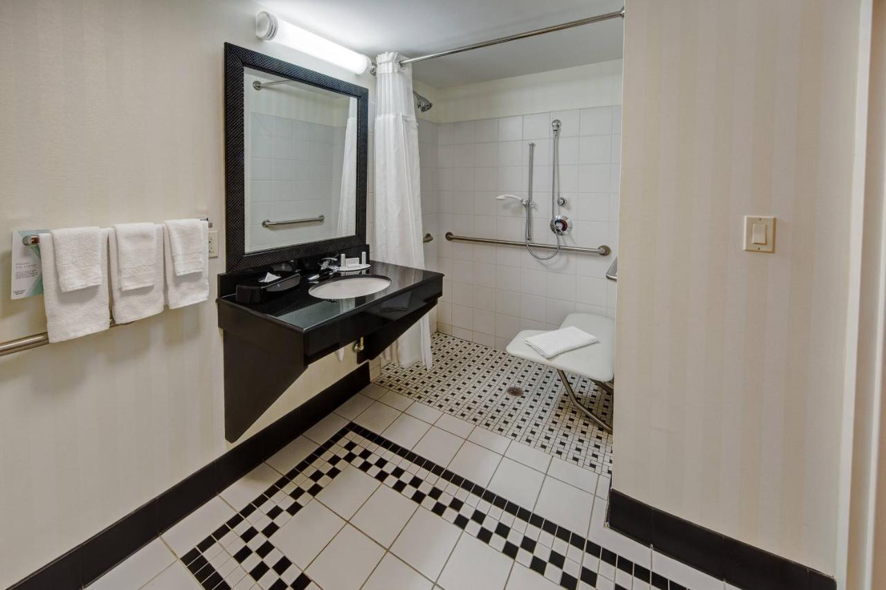 | Fairfield Inn & Suites by Marriott Naples