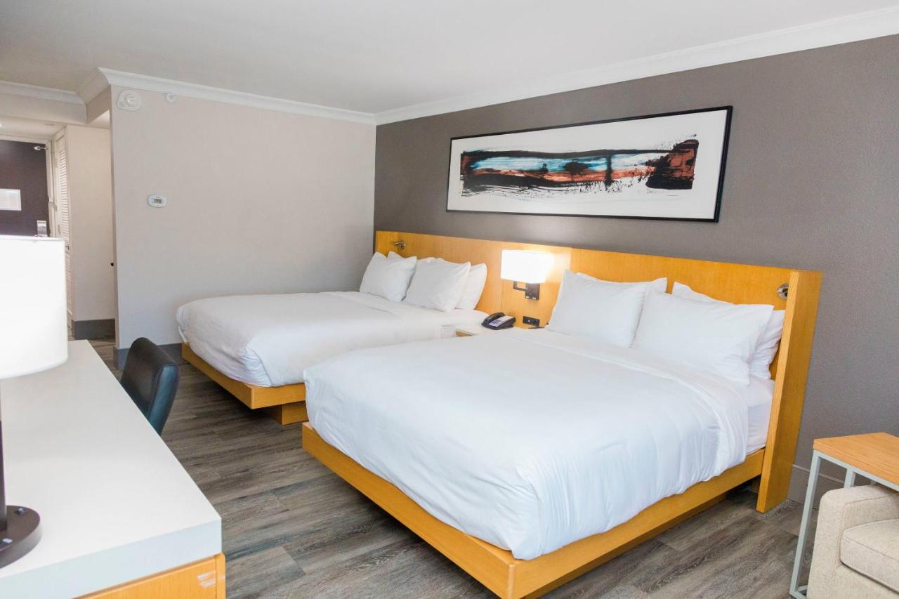 | Delta Hotels by Marriott Columbia Northeast