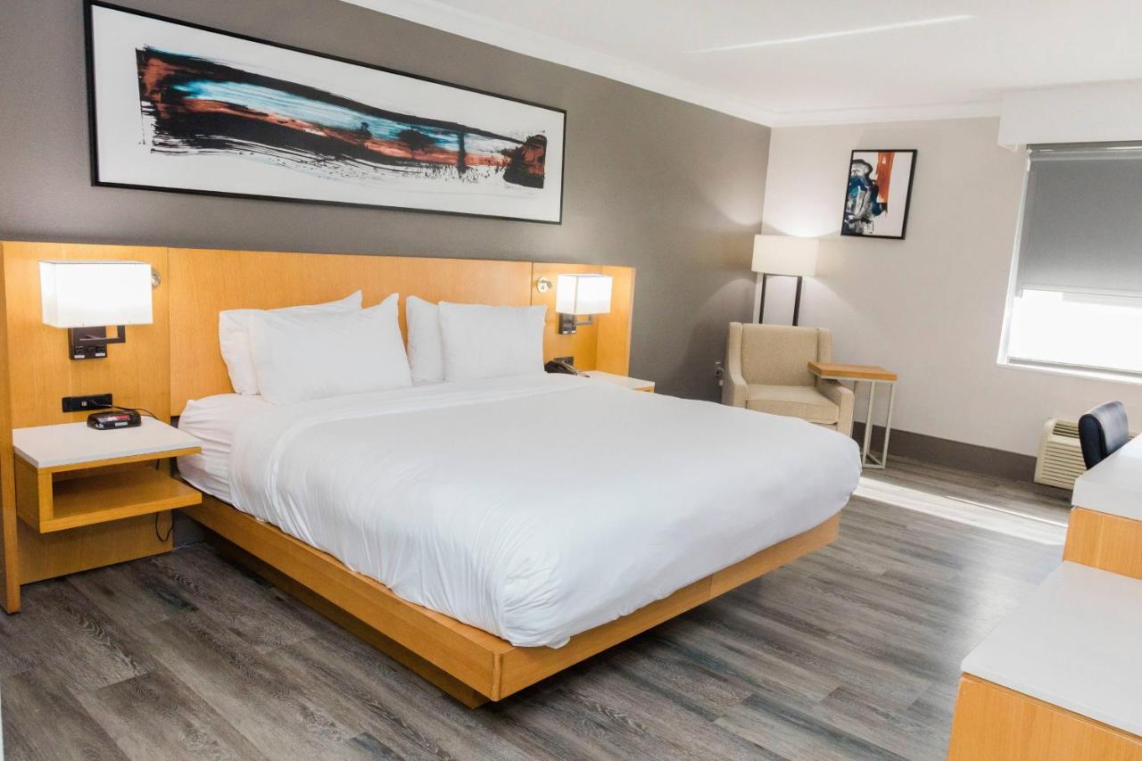 | Delta Hotels by Marriott Columbia Northeast