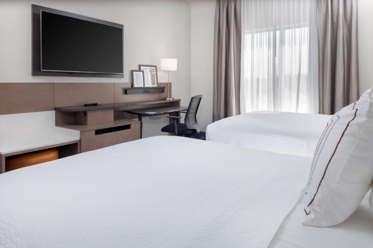 | Fairfield Inn & Suites Charlotte Pineville