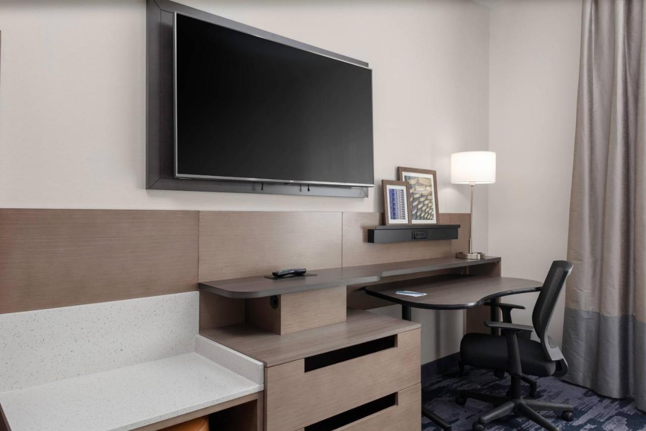 | Fairfield Inn & Suites Charlotte Pineville