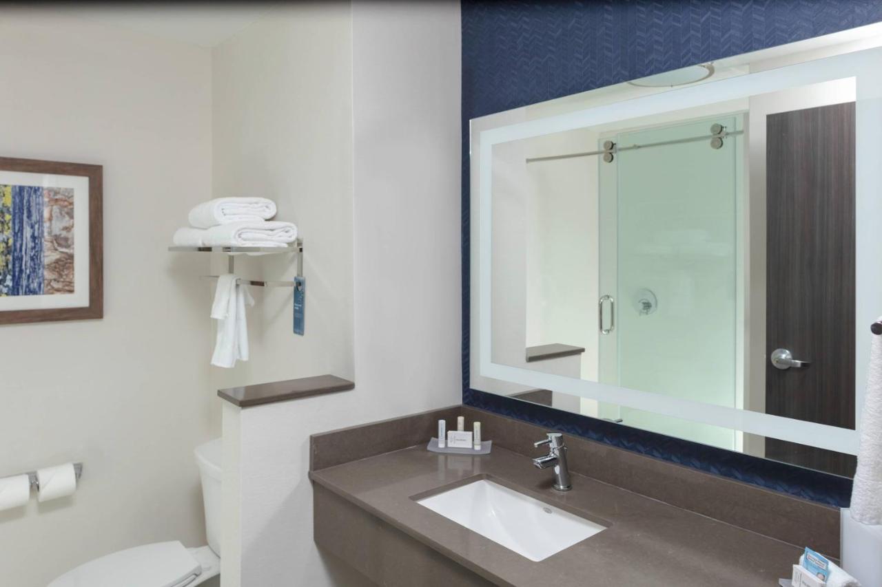 | Fairfield Inn & Suites Charlotte Pineville
