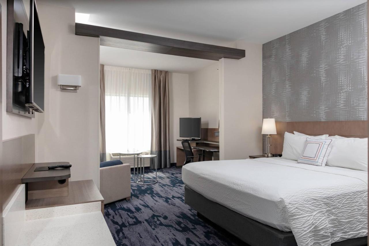 | Fairfield Inn & Suites Charlotte Pineville