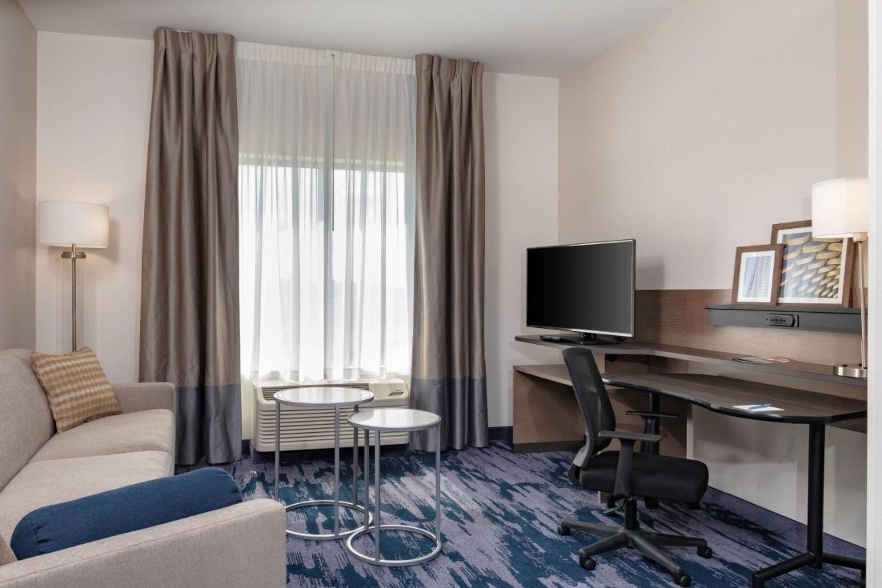 | Fairfield Inn & Suites Charlotte Pineville