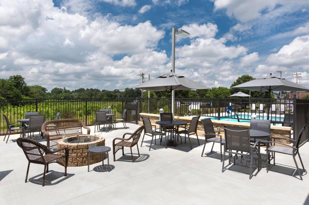 | Fairfield by Marriott Inn & Suites Statesville