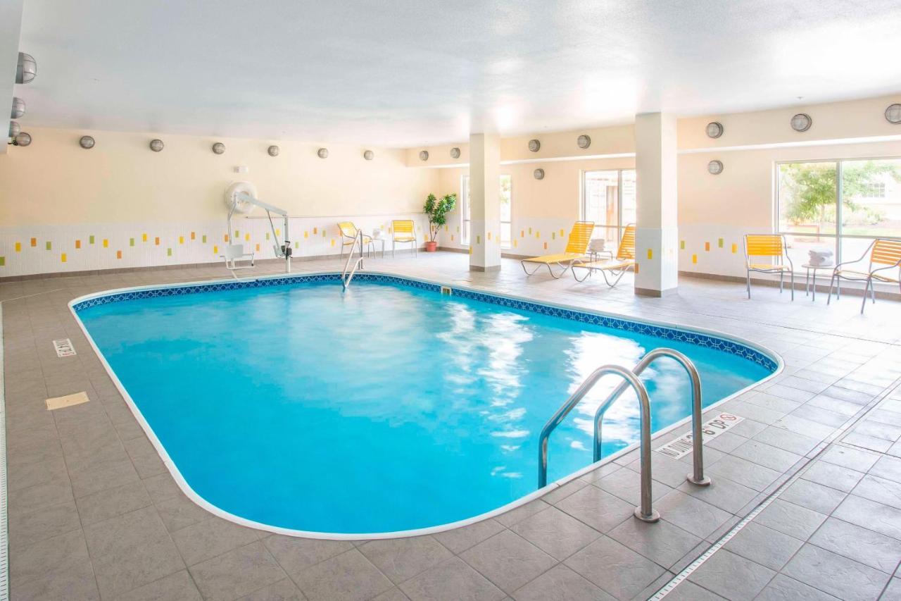 | Fairfield Inn & Suites by Marriott Dayton South