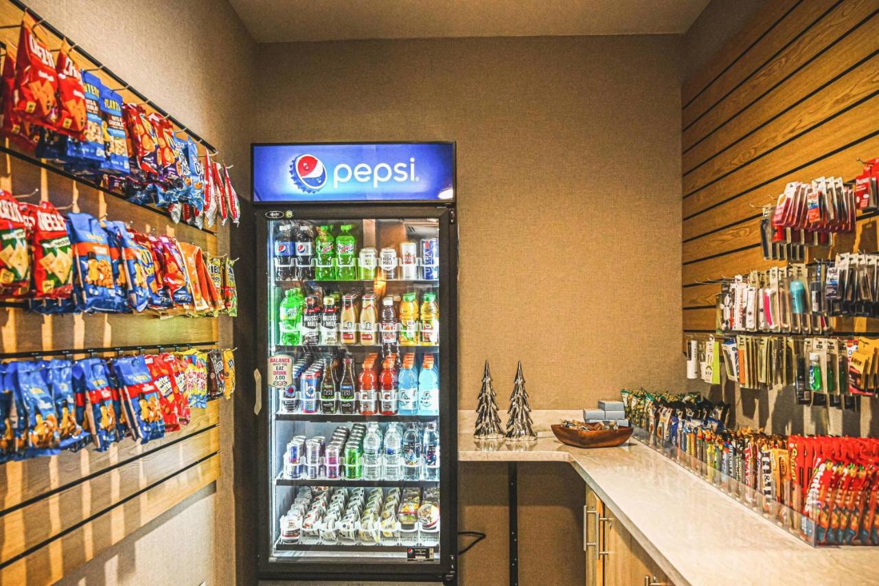 | Delta Hotels by Marriott Cincinnati Sharonville