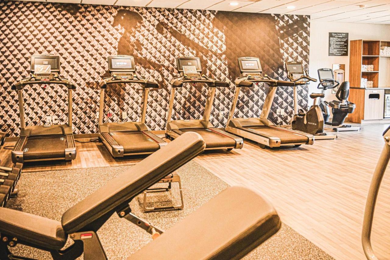 | Delta Hotels by Marriott Cincinnati Sharonville