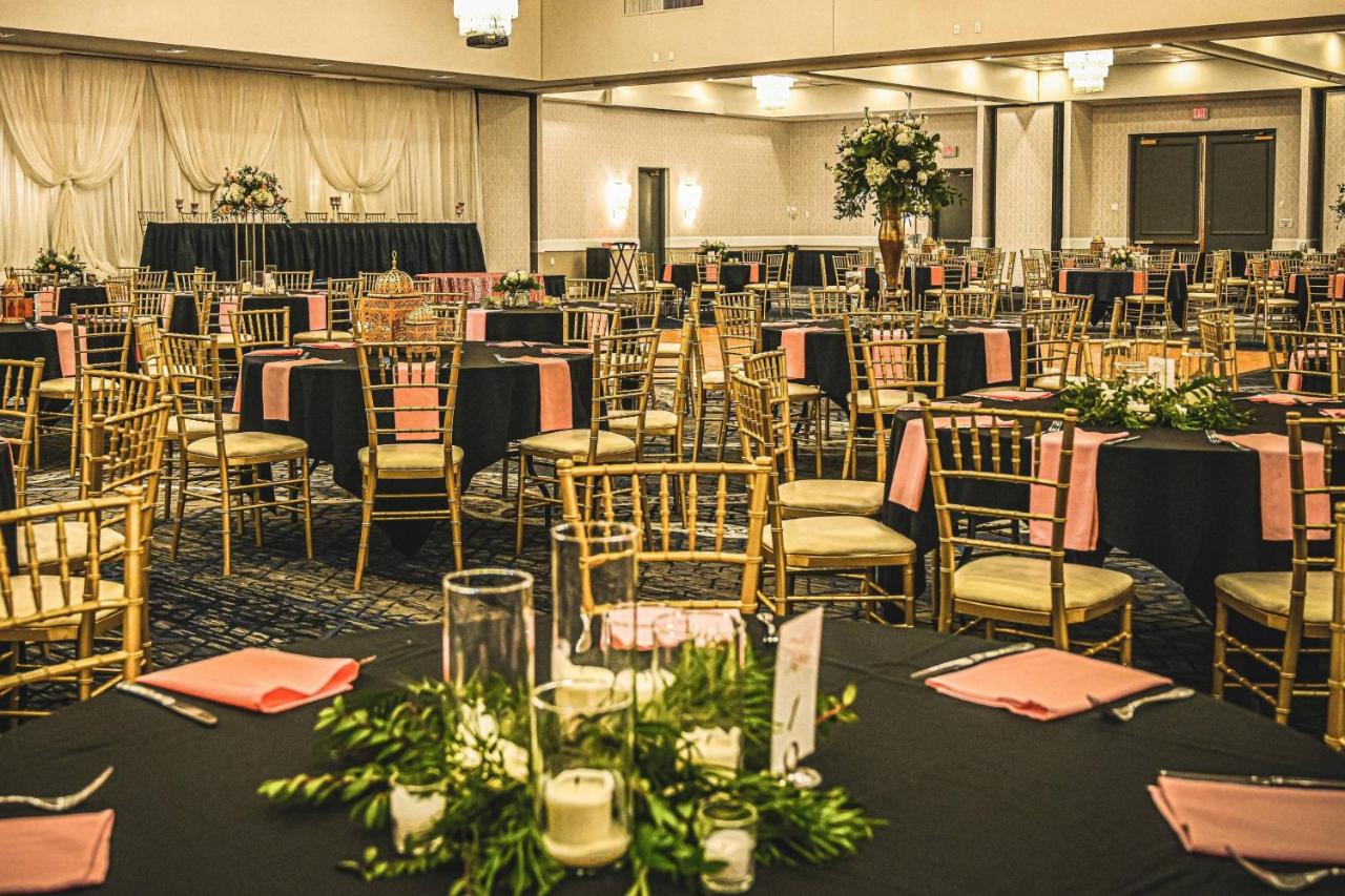 | Delta Hotels by Marriott Cincinnati Sharonville