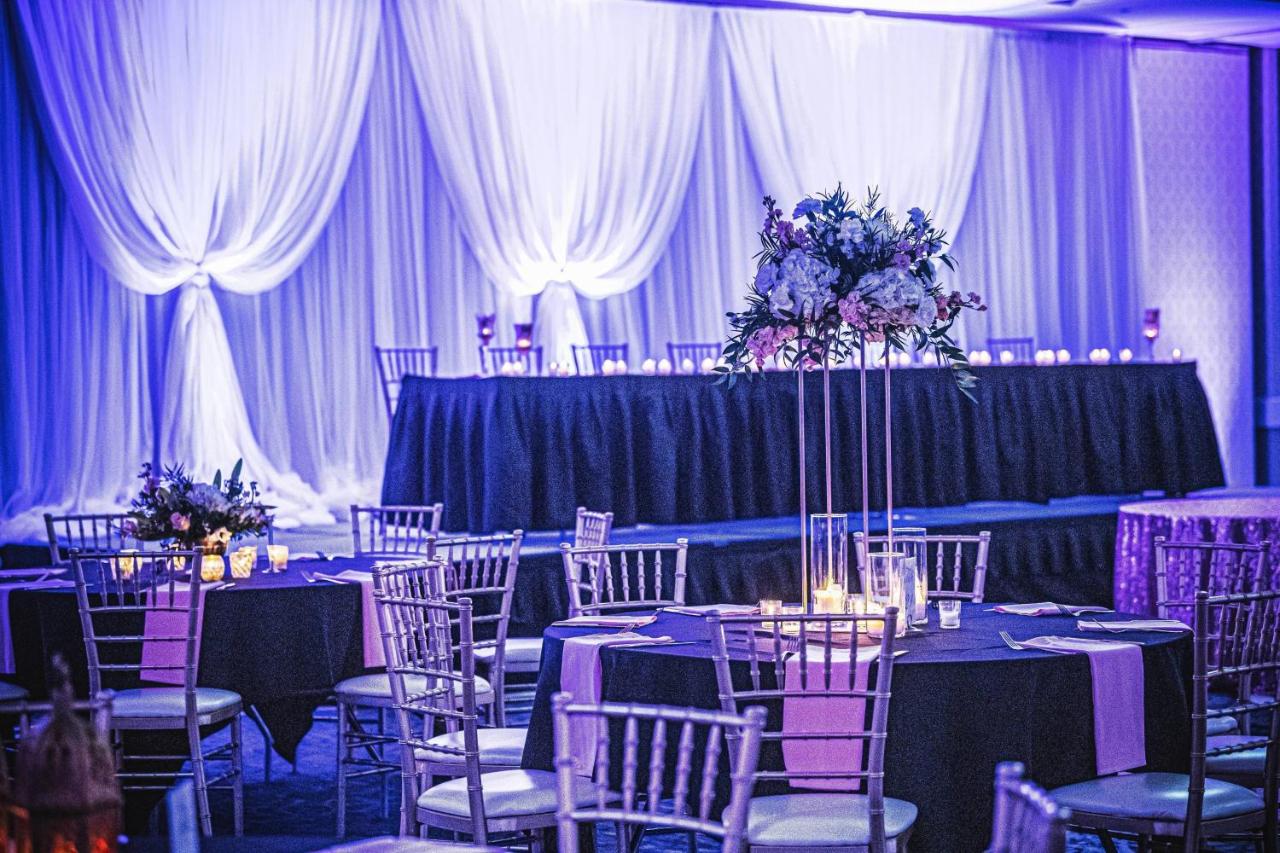 | Delta Hotels by Marriott Cincinnati Sharonville