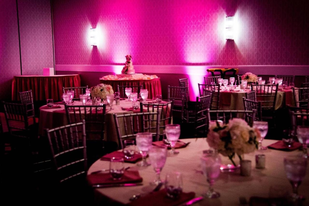 | Delta Hotels by Marriott Cincinnati Sharonville