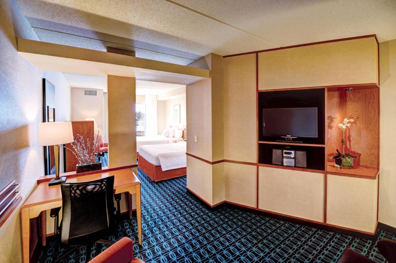 | Fairfield Inn & Suites by Marriott Wausau