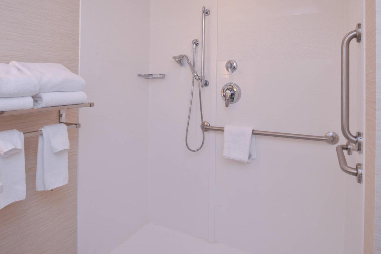 | Fairfield Inn & Suites by Marriott Plymouth White Mountains