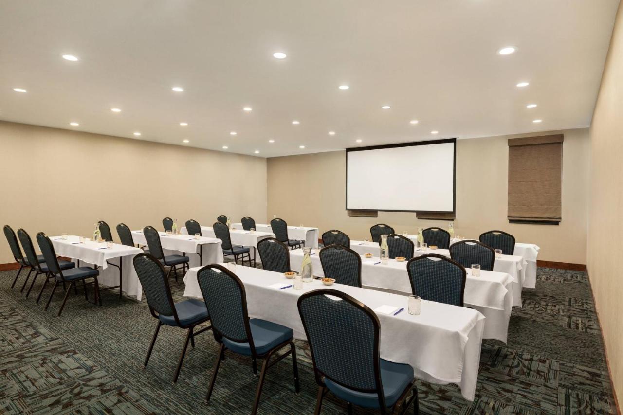  | Delta Hotels by Marriott Helena Colonial
