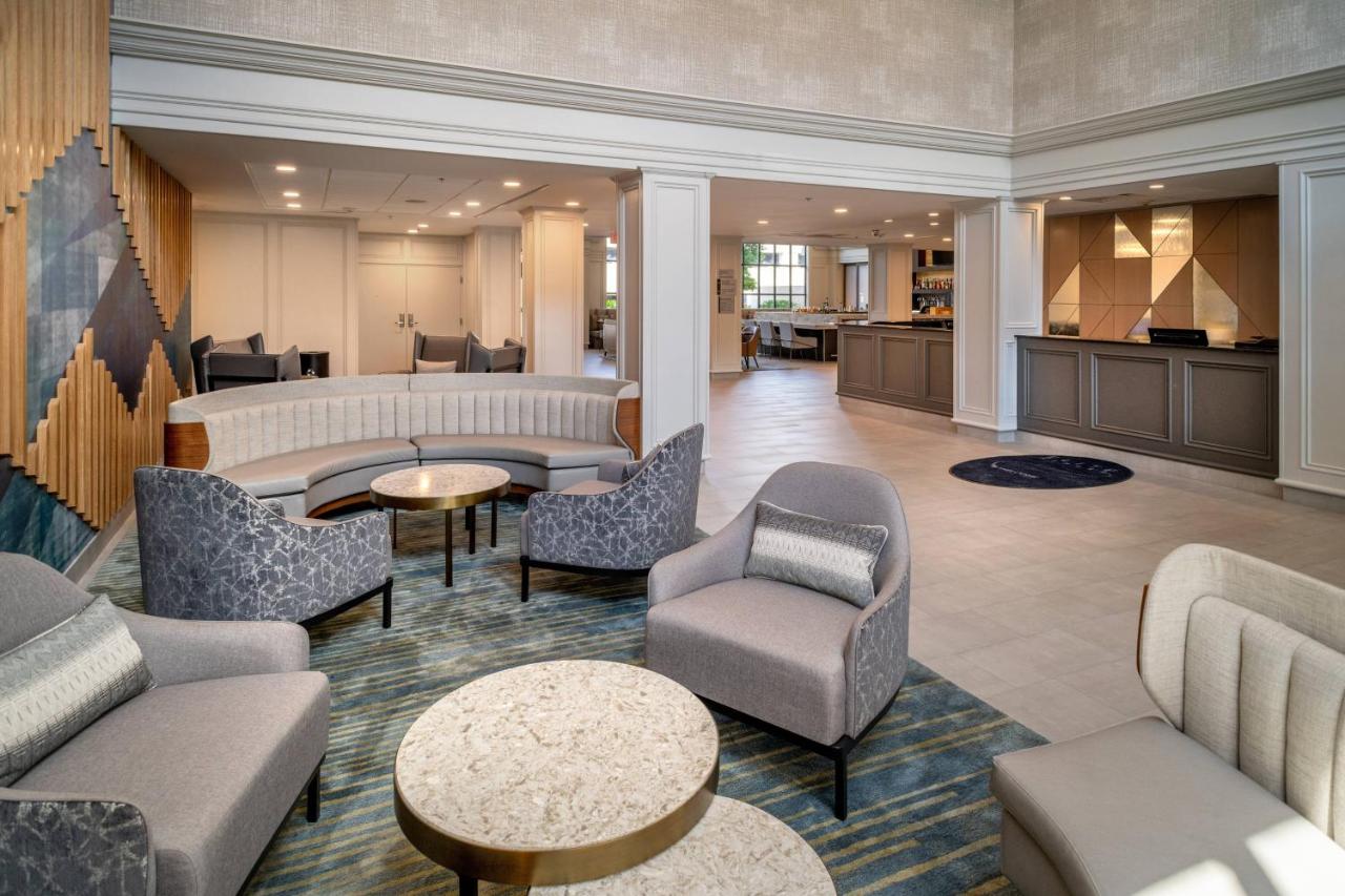 | Delta Hotels Huntington Downtown